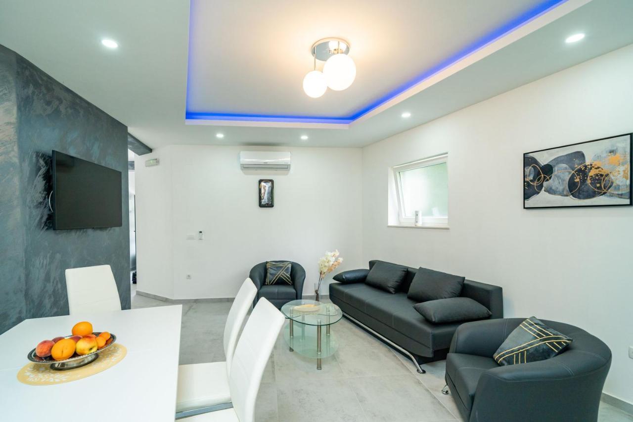 Hidden Gem Apartment Molunat Exterior photo