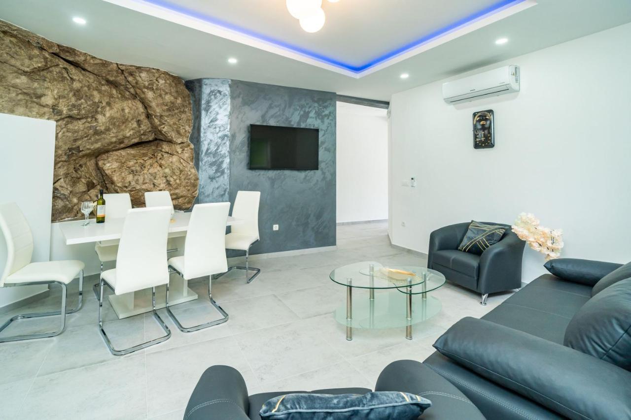 Hidden Gem Apartment Molunat Exterior photo